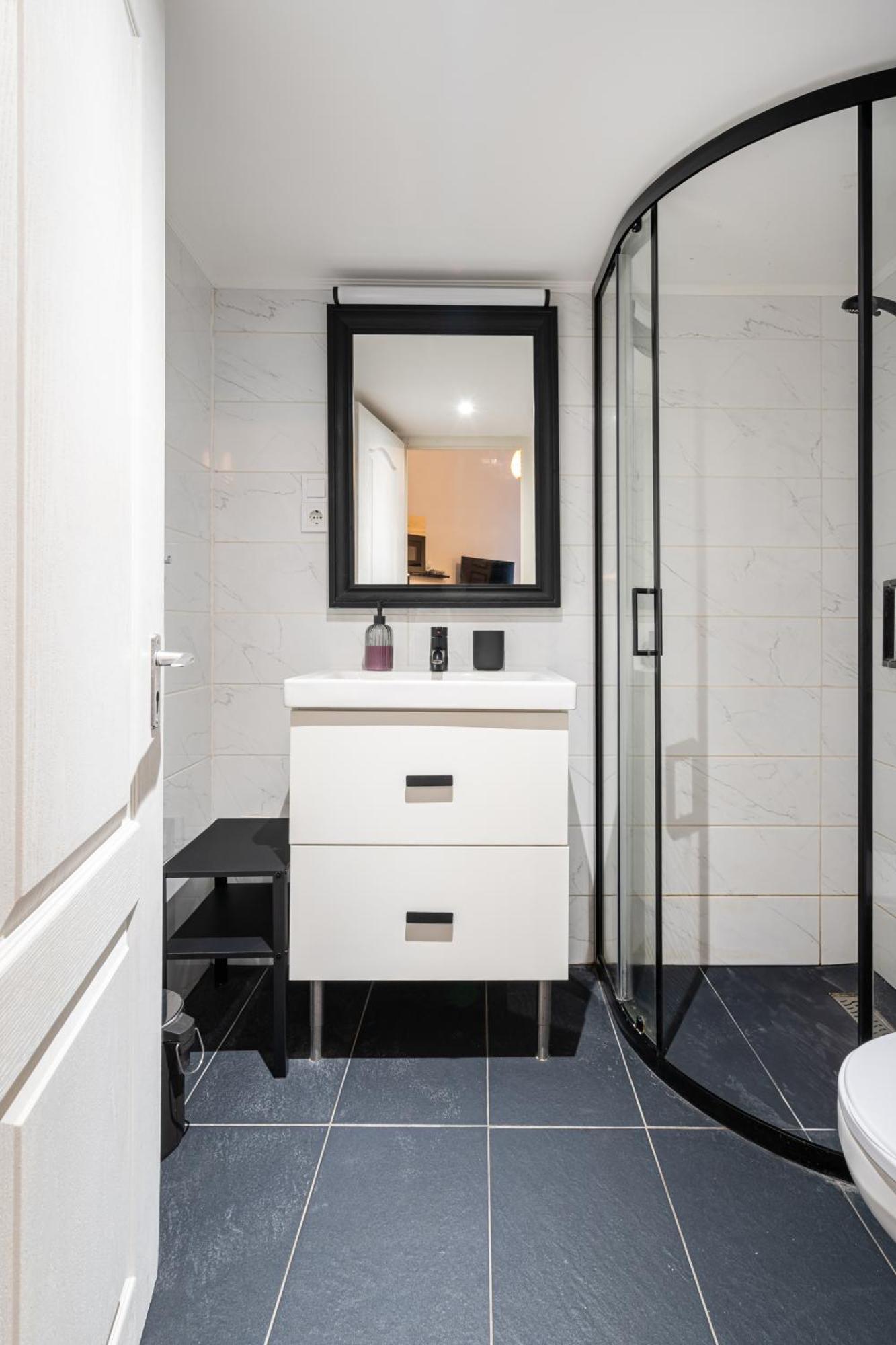 Haven Apartment *